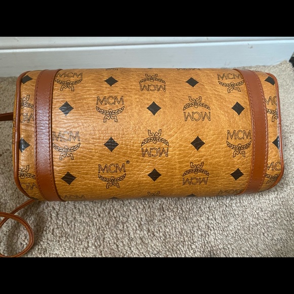 MCM vintage barrel Crossbody Bag - Picture 4 of 10